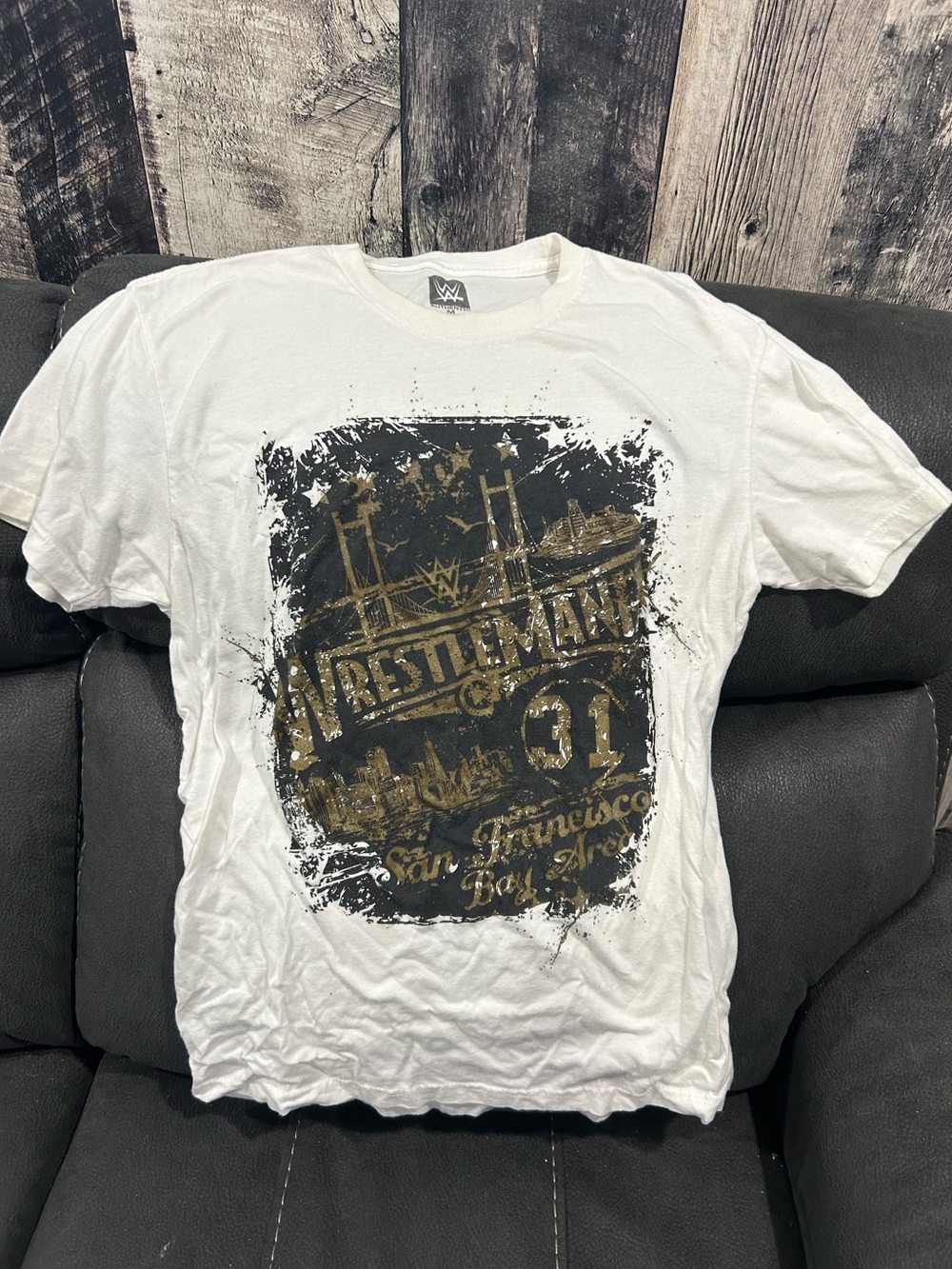 WWE Wrestlemania 31 t shirt - men’s medium! Wweshop store!